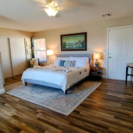 Falcon Cottage Парамп Экстерьер фото